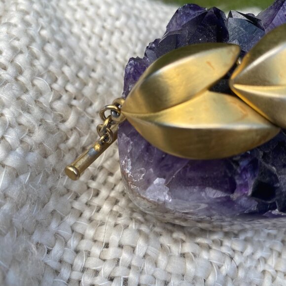 Givenchy Vintage 80s Runway Metal Matte Gold Brass Chunky Leaf Toggle Bracelet - Picture 3 of 10